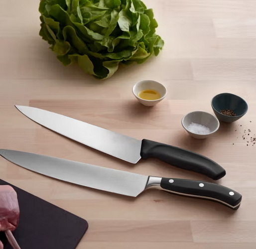 Dao th&eacute;p kh&ocirc;ng gỉ r&egrave;n v&agrave; dao đ&oacute;ng dấu C&aacute;i n&agrave;o ph&ugrave; hợp với bạn.jpg